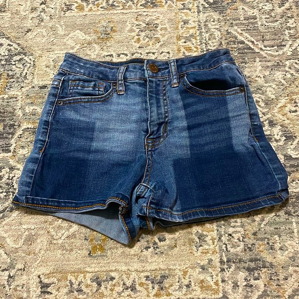 Aropastle Jean shorts in size 00